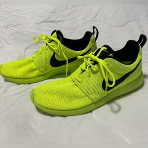 Nike ID Roshe One Sneakers
